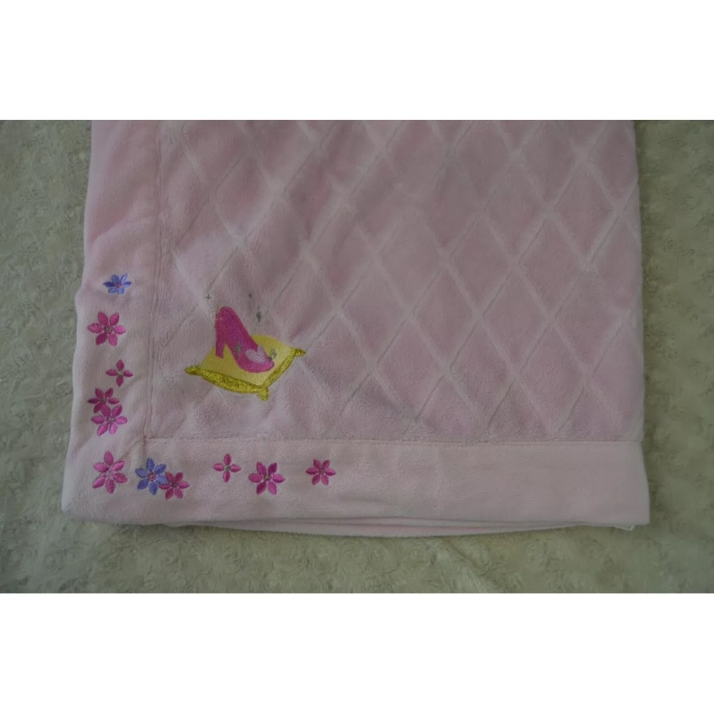 Crown Crafts Disney Princess Slipper Shoe Baby Blanket Pink Flowers Cinderella